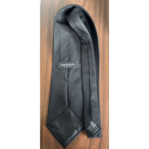 Vintage Men’s Van Heusen Tie Handmade All 100% Silk Solid Black Textured Tie Han - Picture 3 of 8